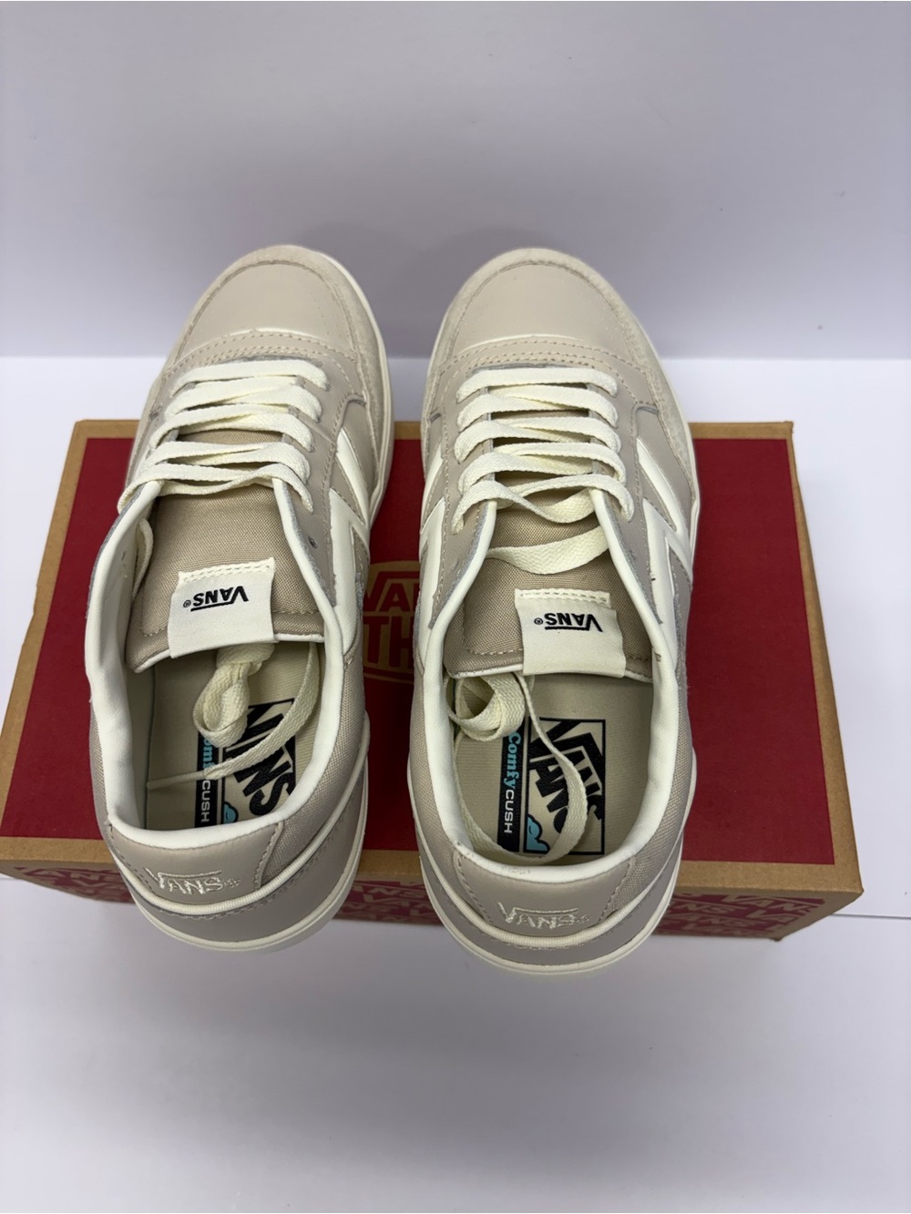 Vans Men’s Cream and Beige Low-Top Sneakers - Picture 4 of 5